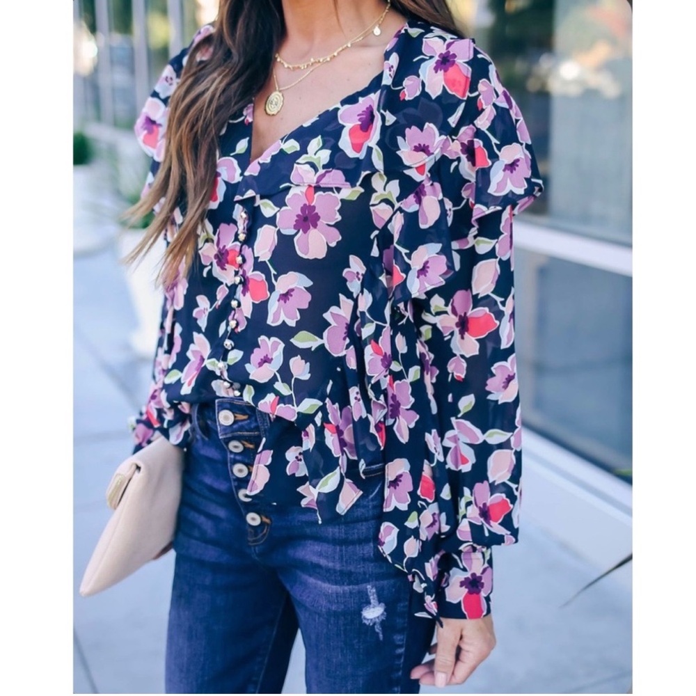 ✨NWT✨ Vici floral ruffle blouse